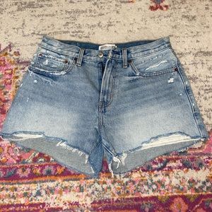 Abercrombie Mid-Rise Boyfriend Short | Curve Love